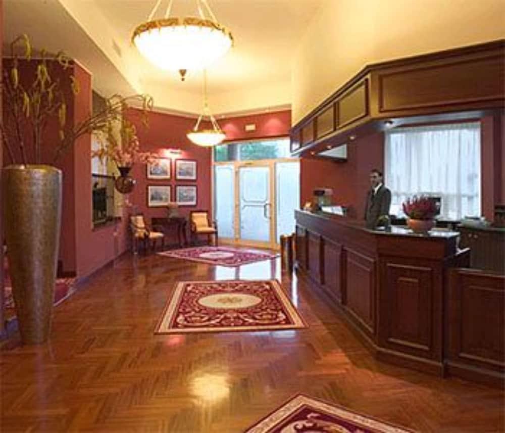 Hotel Maxim Peschiera Borromeo Buitenkant foto