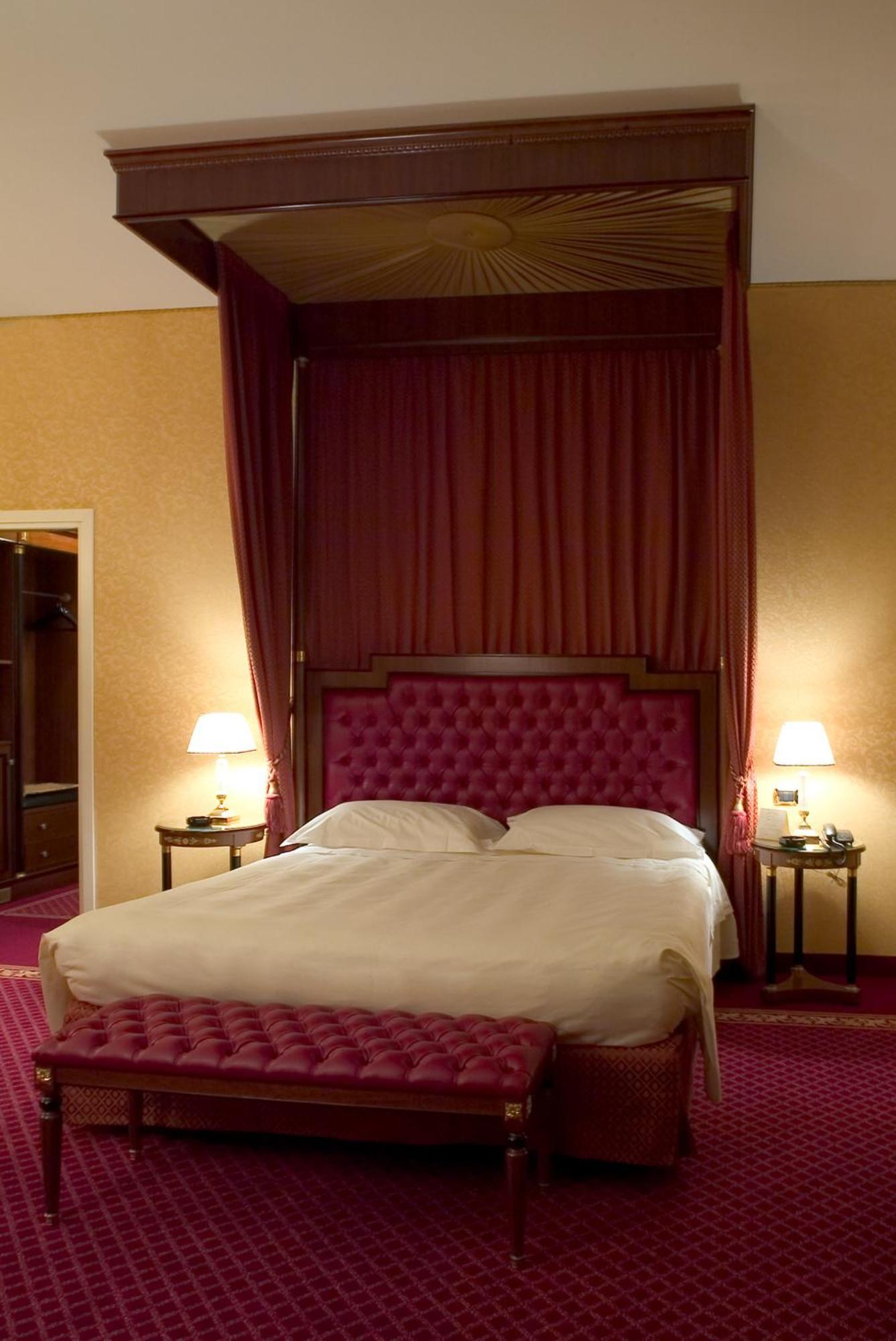 Hotel Maxim Peschiera Borromeo Buitenkant foto