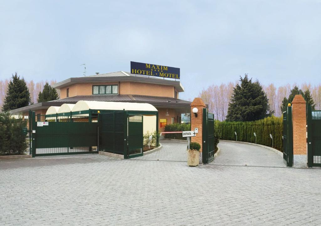 Hotel Maxim Peschiera Borromeo Buitenkant foto
