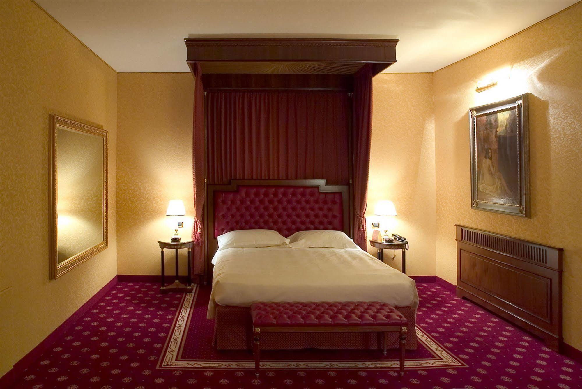 Hotel Maxim Peschiera Borromeo Buitenkant foto